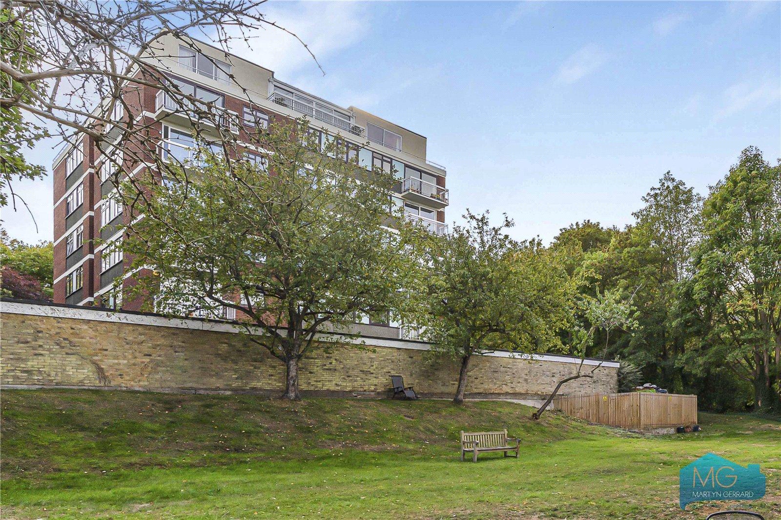 2 bedroom Apartment for sale - Martyn Gerrard