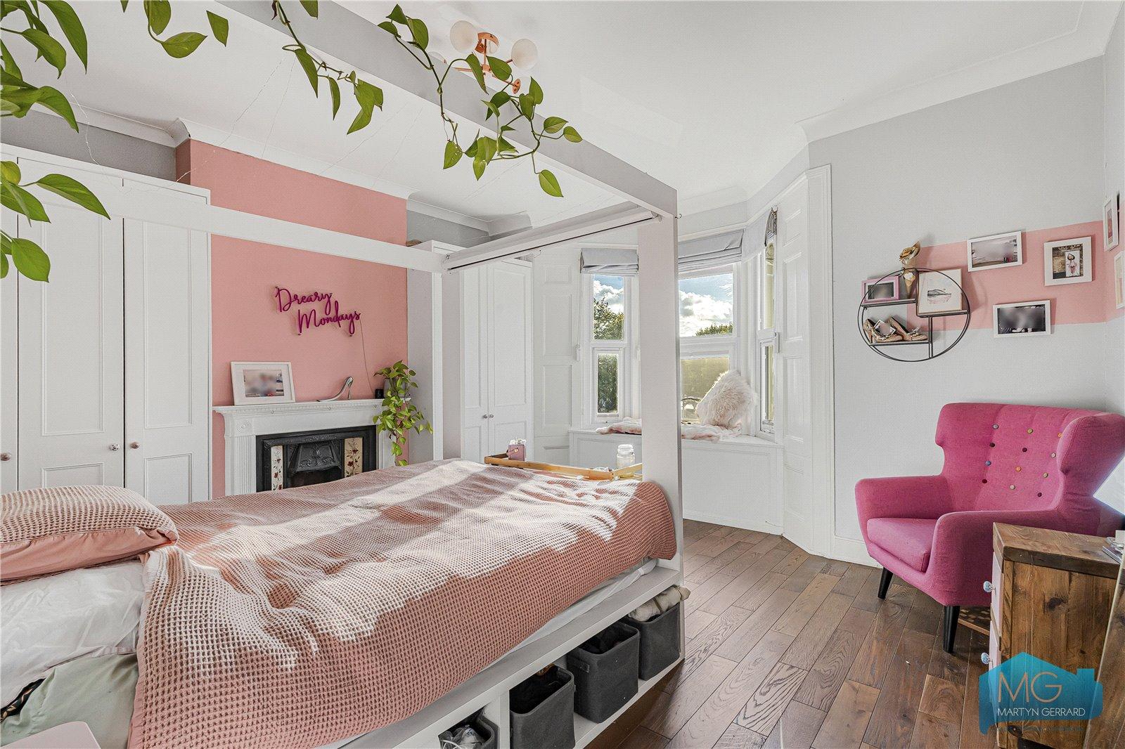 Oakfield Road, Stroud Green, London, N4+  - Martyn Gerrard