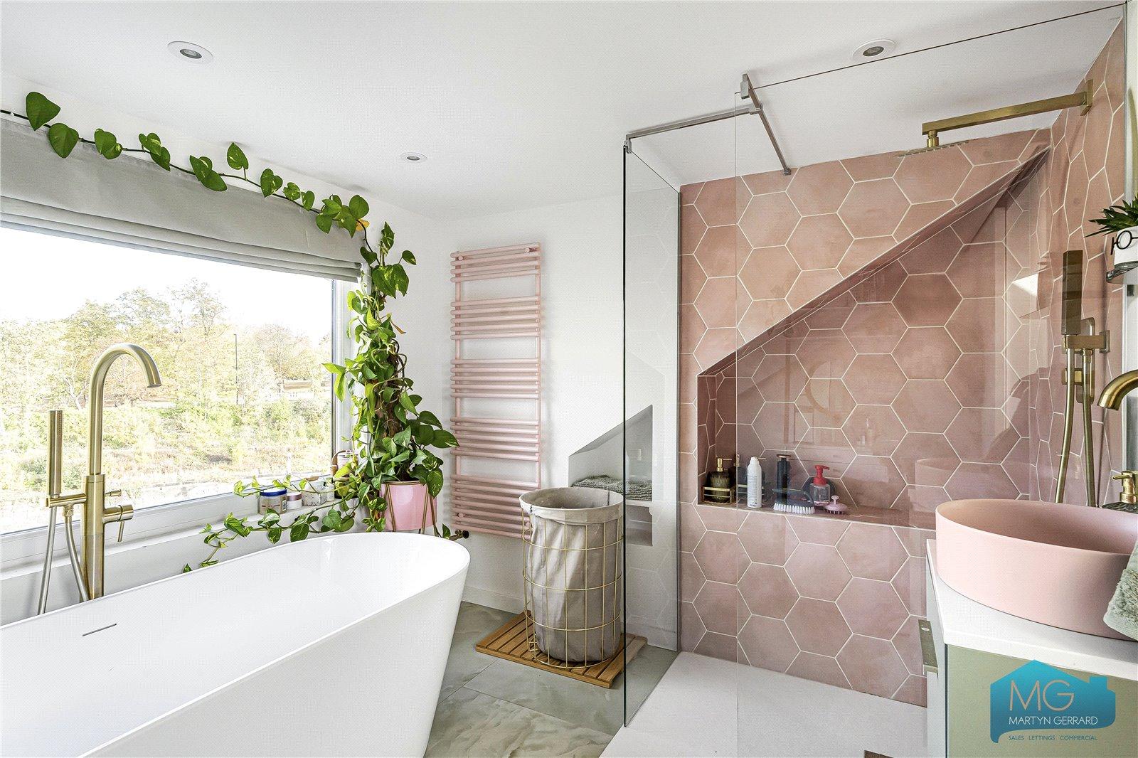3 bedroom Apartment for sale - Martyn Gerrard