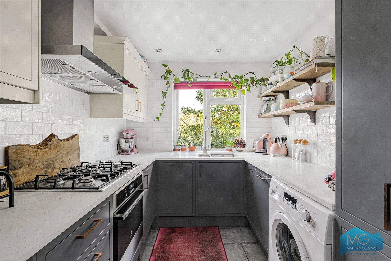 3 bedroom Apartment for sale - Martyn Gerrard