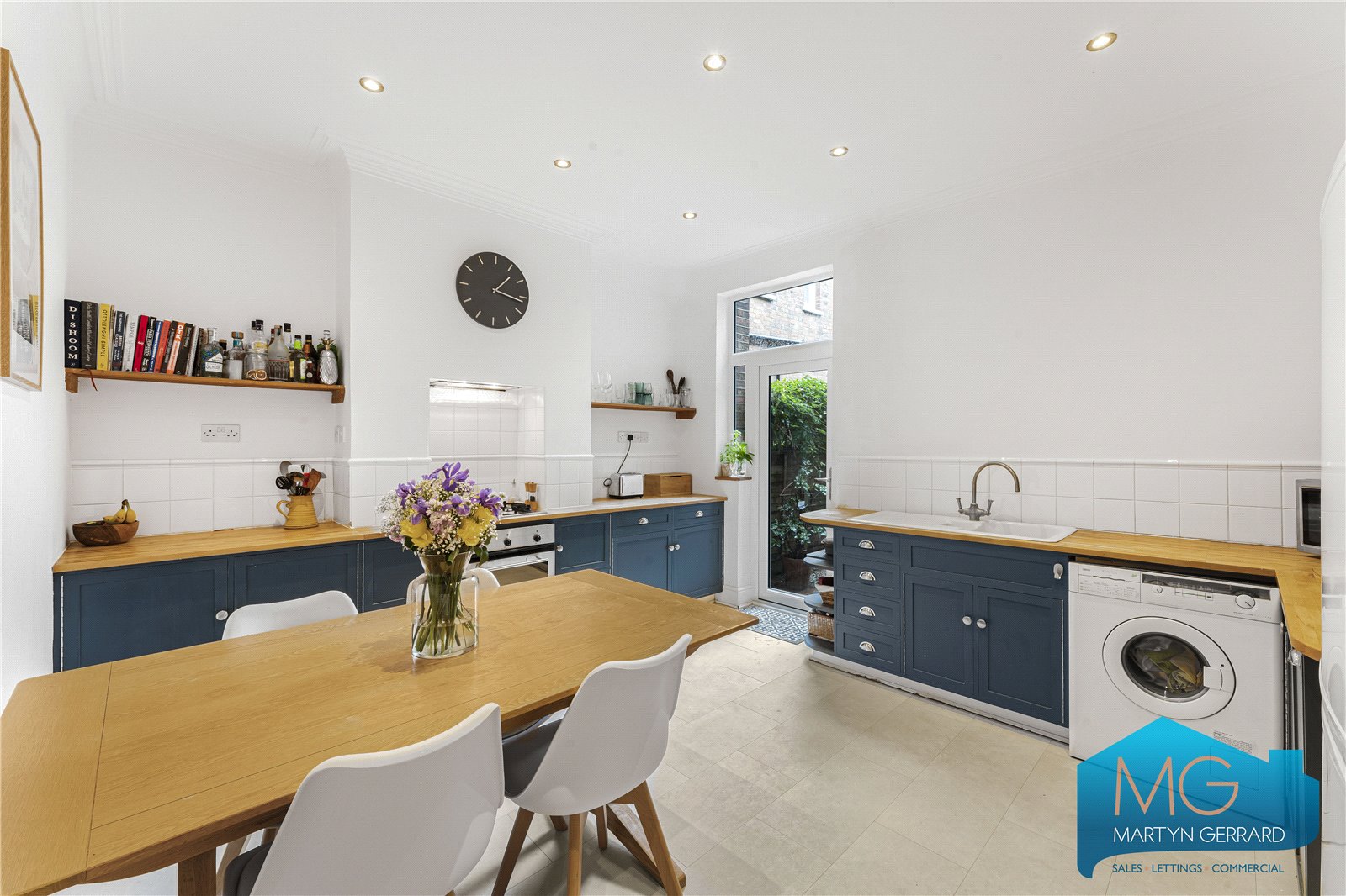 2 bedroom Ground Floor Maisonette for sale - Martyn Gerrard