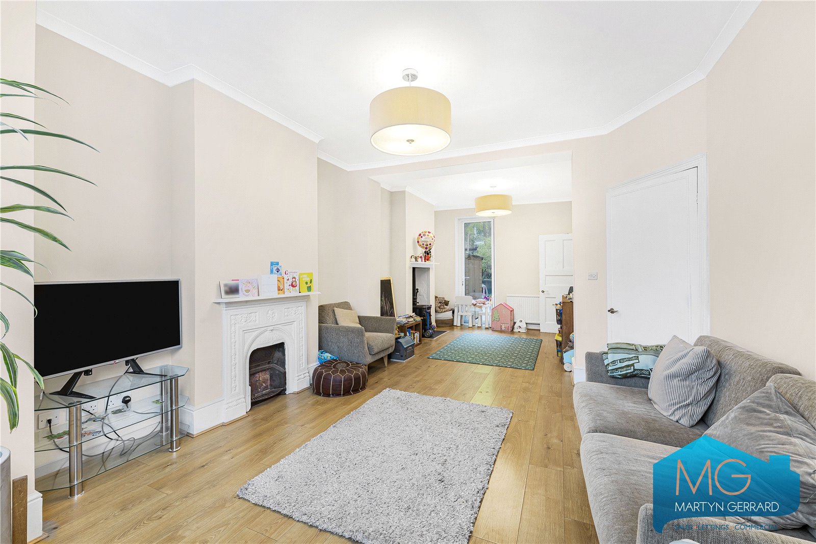 3 bedroom Terraced House for sale - Martyn Gerrard