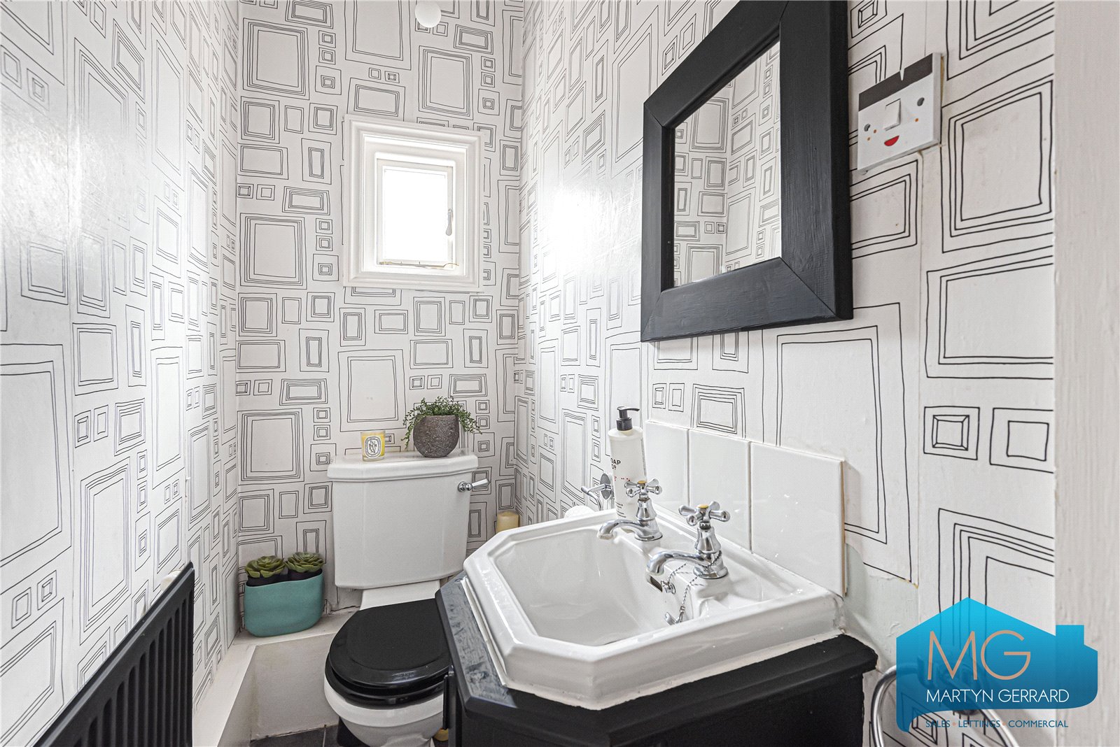 4 bedroom End of Terrace House for sale - Martyn Gerrard