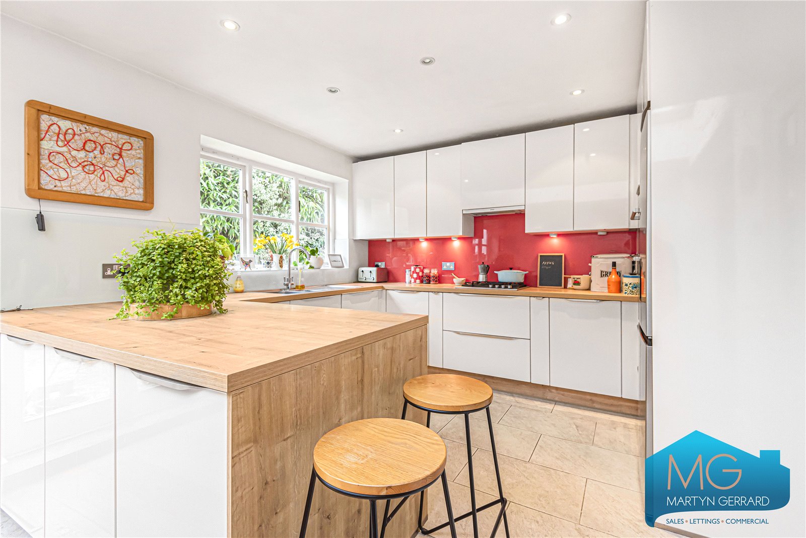 4 bedroom End of Terrace House for sale - Martyn Gerrard
