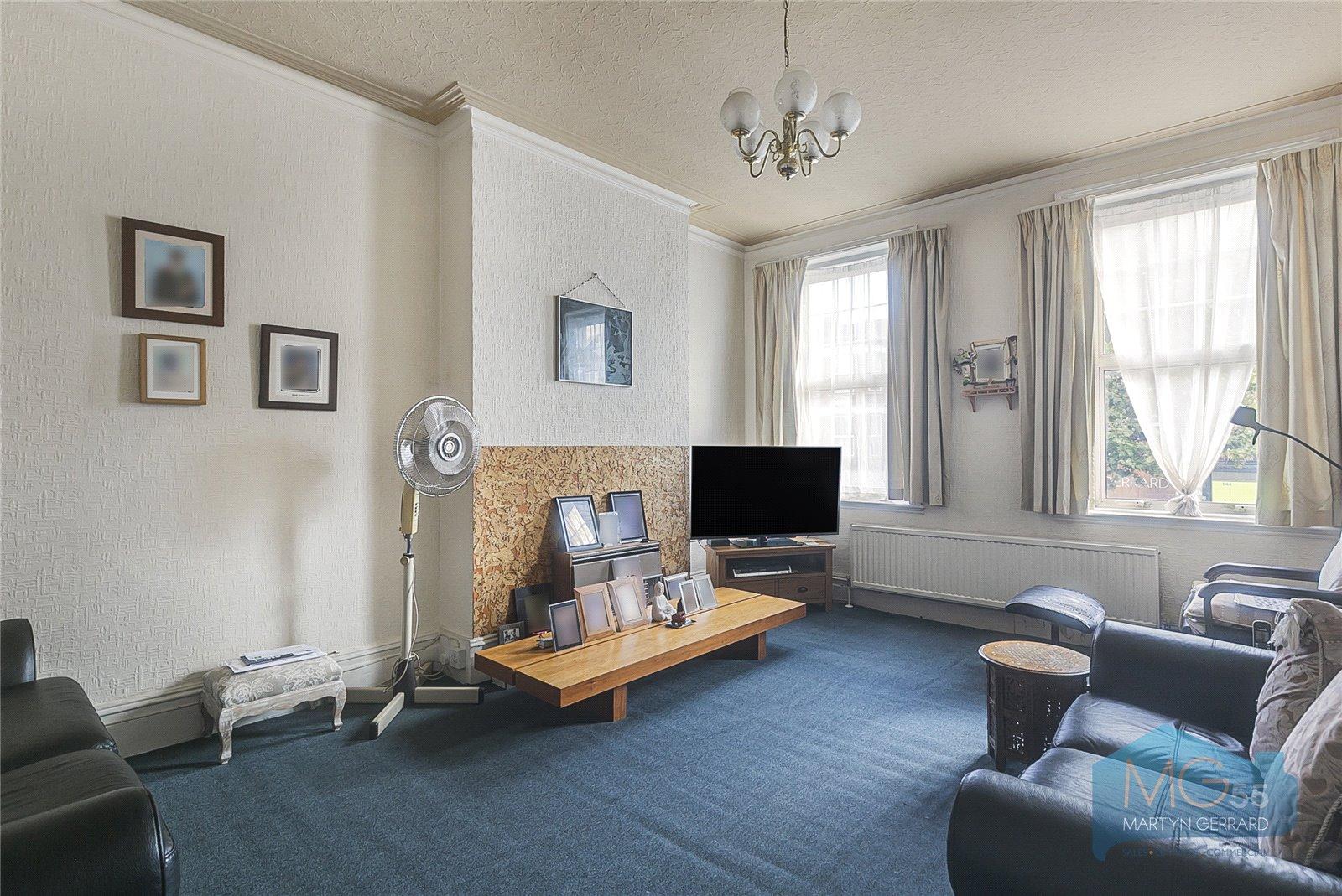 4 bedroom Apartment for sale - Martyn Gerrard