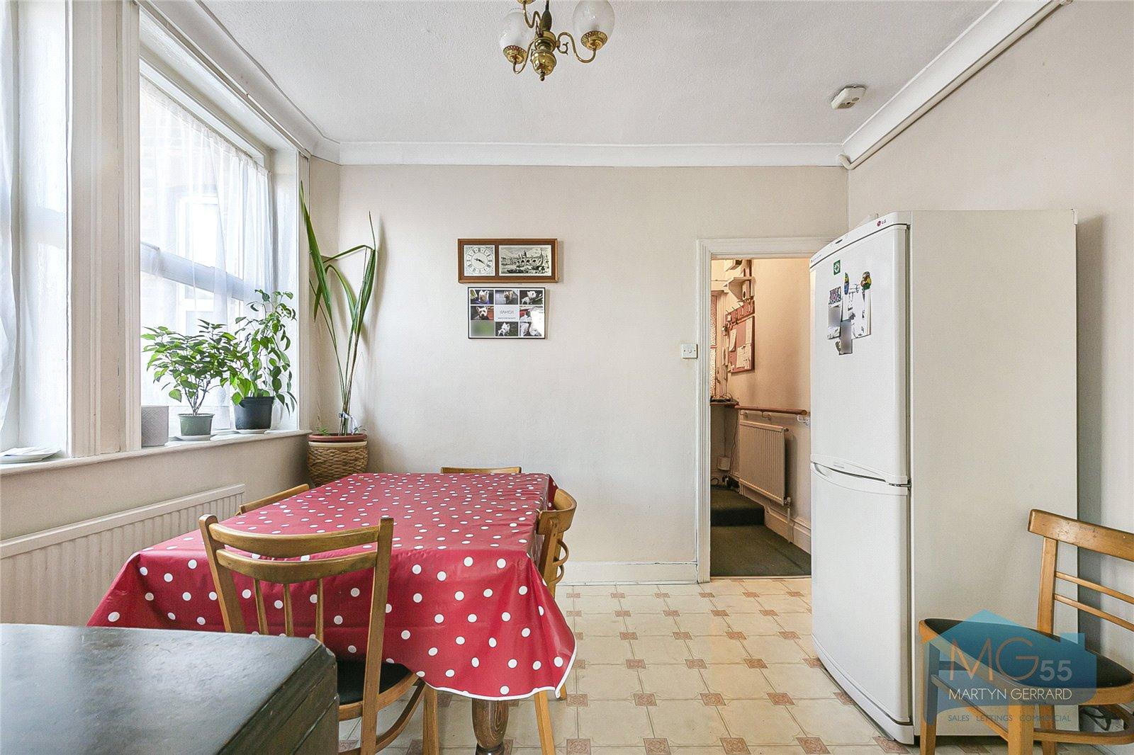 4 bedroom Apartment for sale - Martyn Gerrard