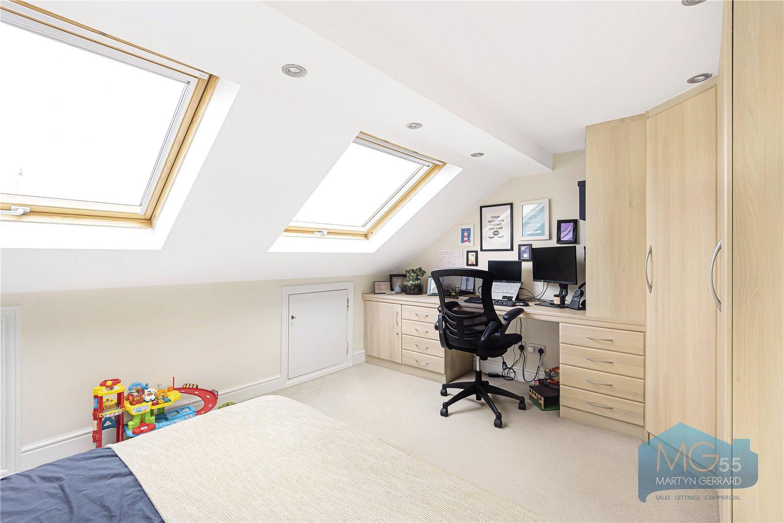 4 bedroom Terraced House for sale - Martyn Gerrard