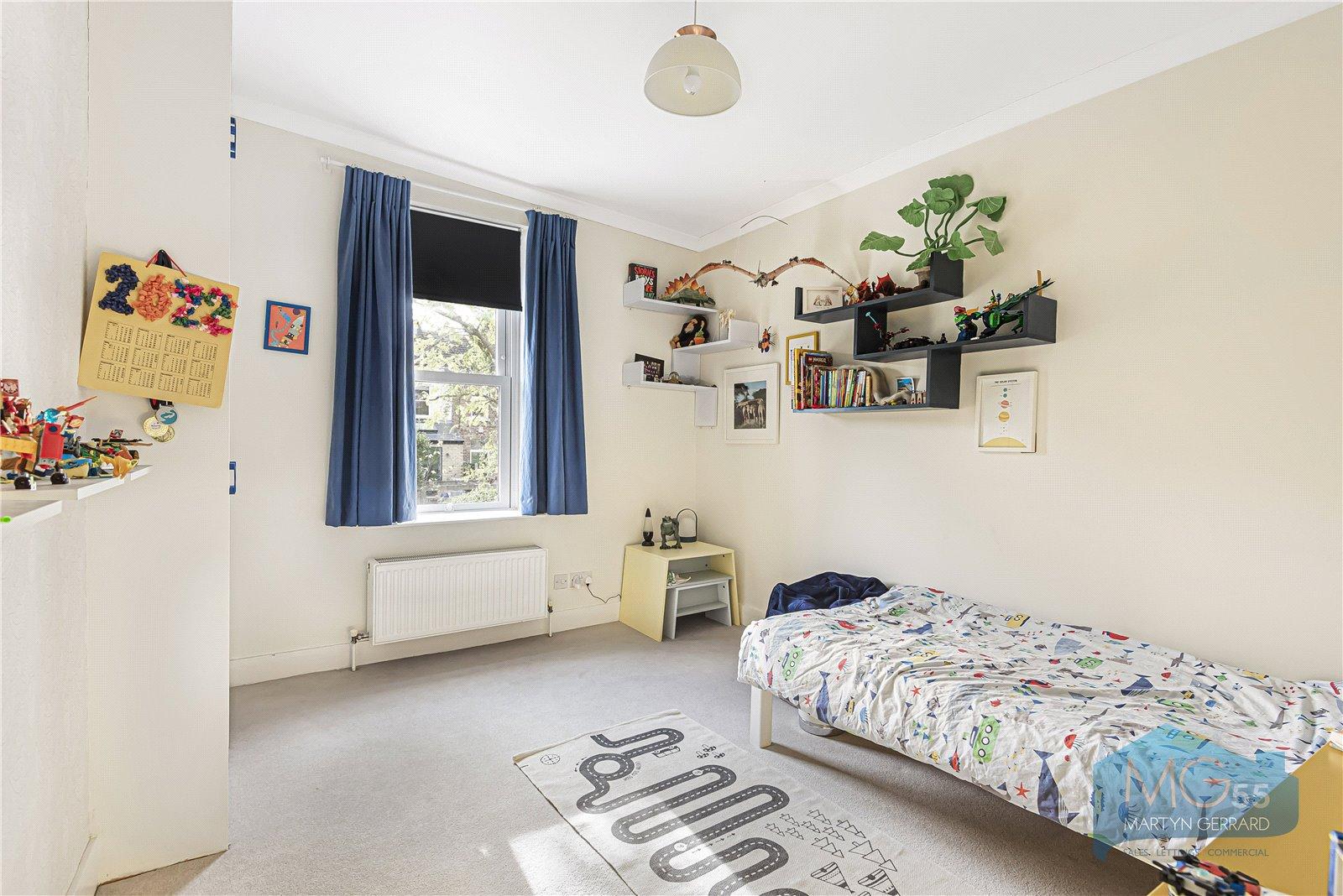 4 bedroom Terraced House for sale - Martyn Gerrard