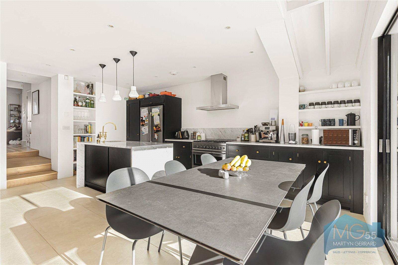 4 bedroom Terraced House for sale - Martyn Gerrard