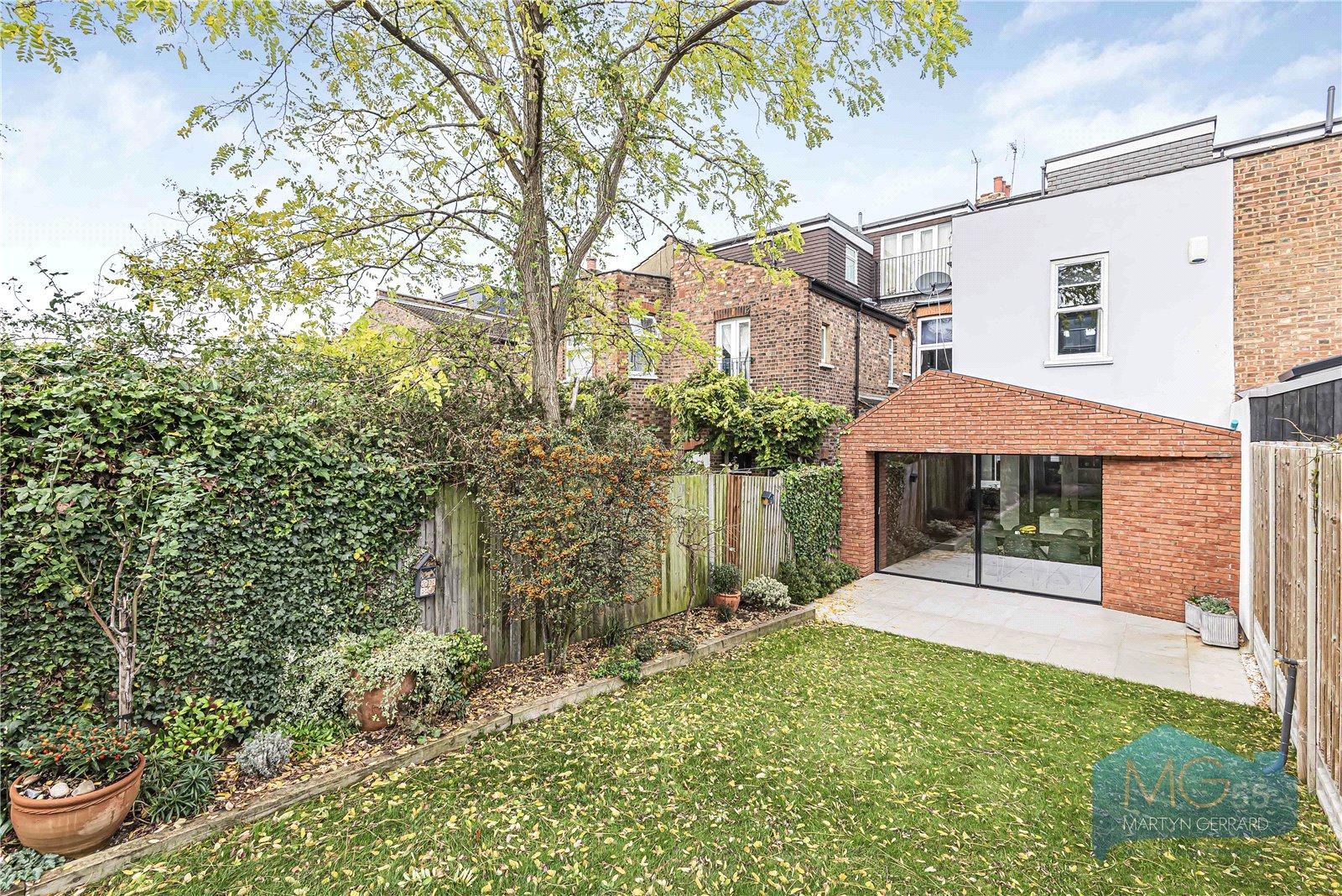 4 bedroom Terraced House for sale - Martyn Gerrard