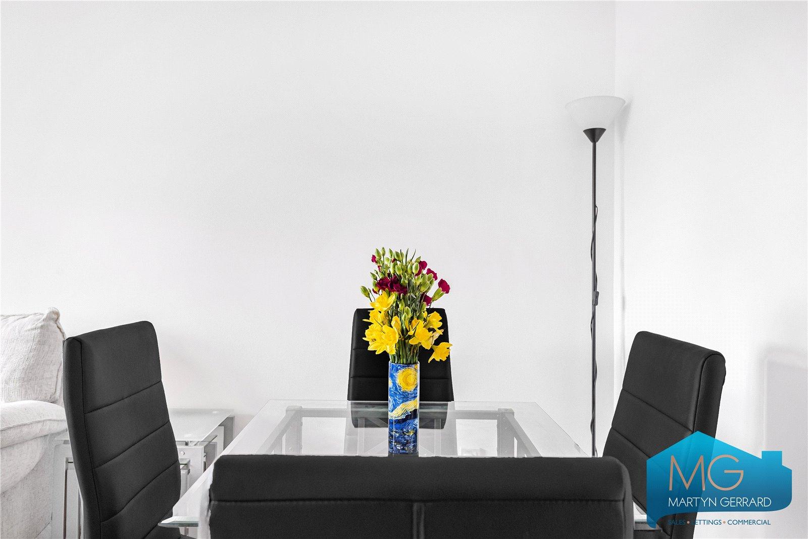 1 bedroom Apartment for sale - Martyn Gerrard