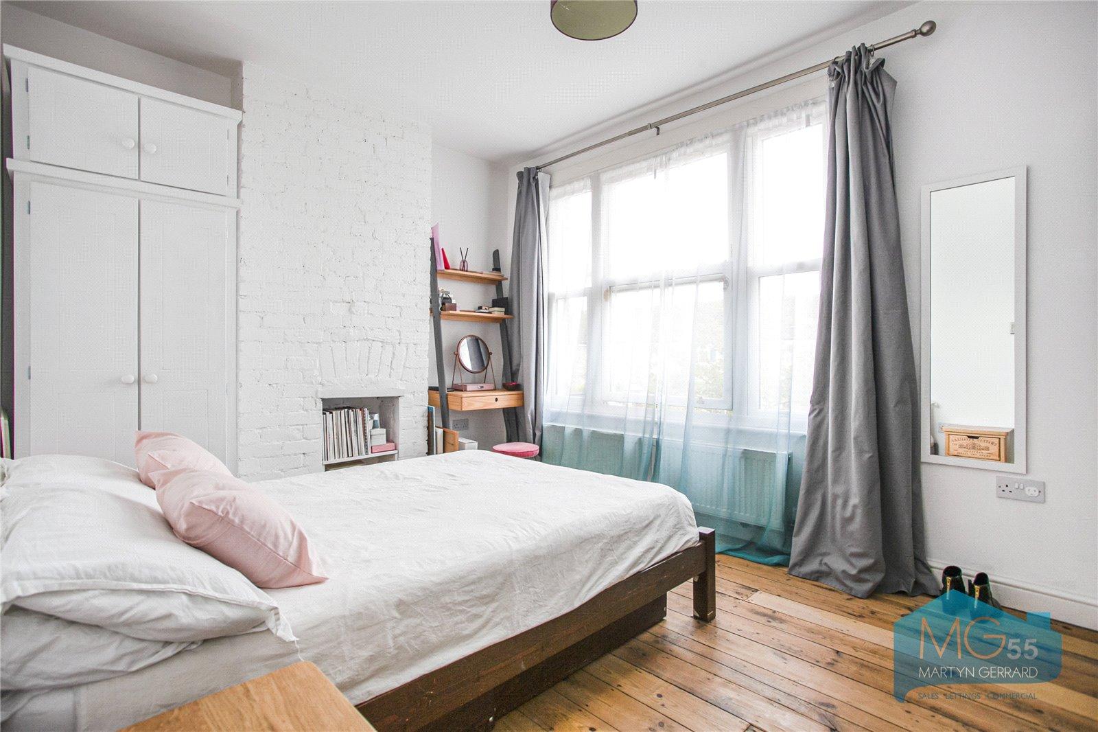 4 bedroom Terraced House for sale - Martyn Gerrard