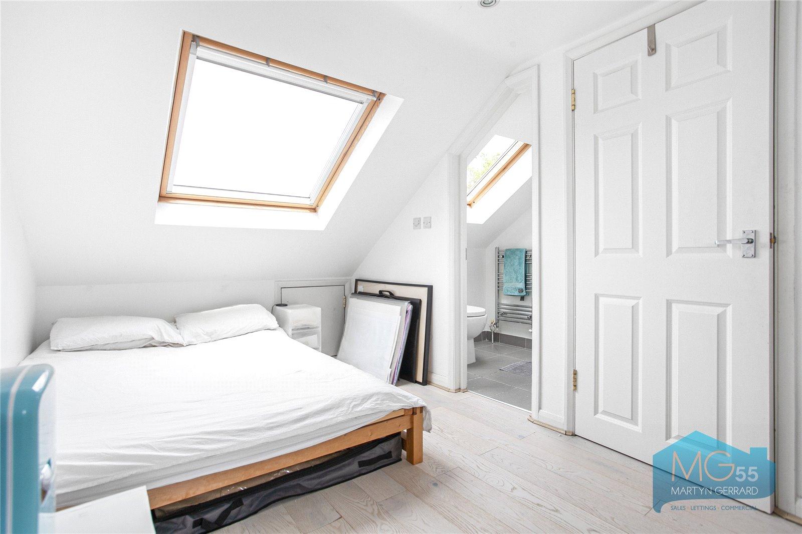 4 bedroom Terraced House for sale - Martyn Gerrard