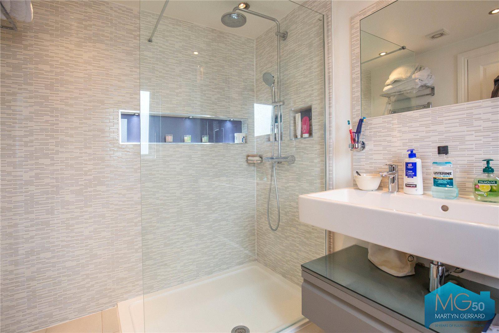 4 bedroom End of Terrace House for sale - Martyn Gerrard