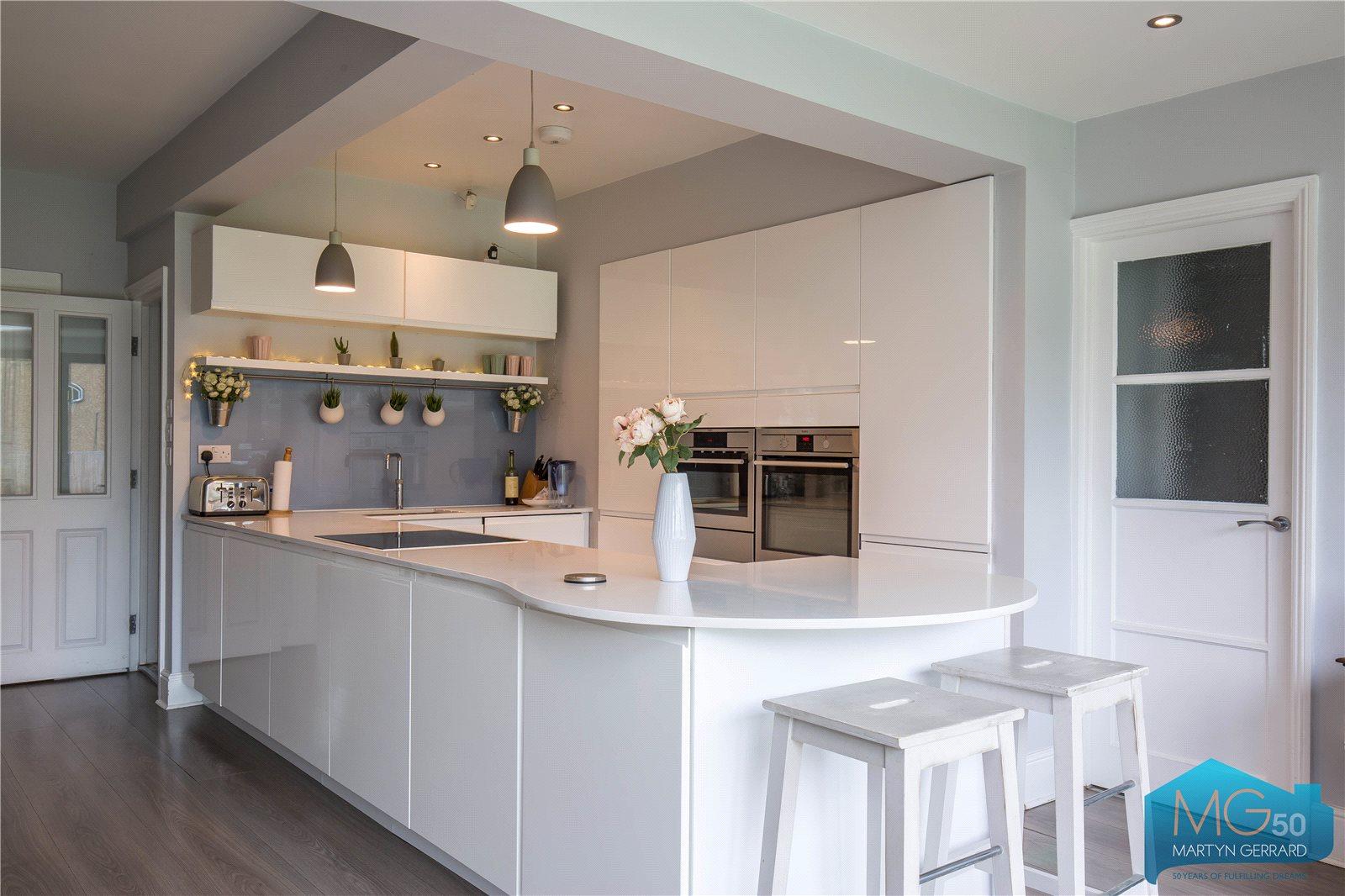 4 bedroom End of Terrace House for sale - Martyn Gerrard