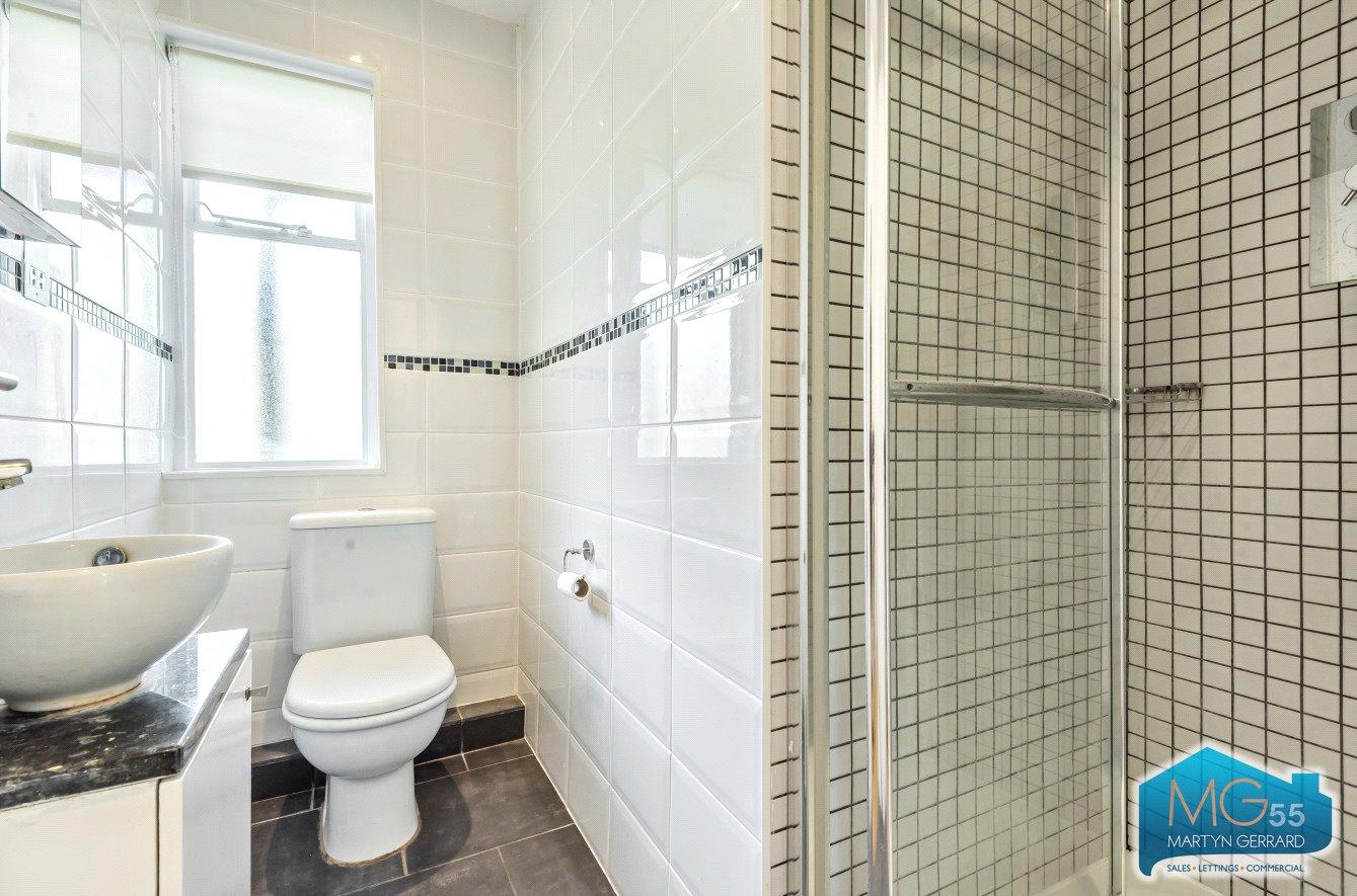 2 bedroom Ground Floor Flat to rent - Martyn Gerrard