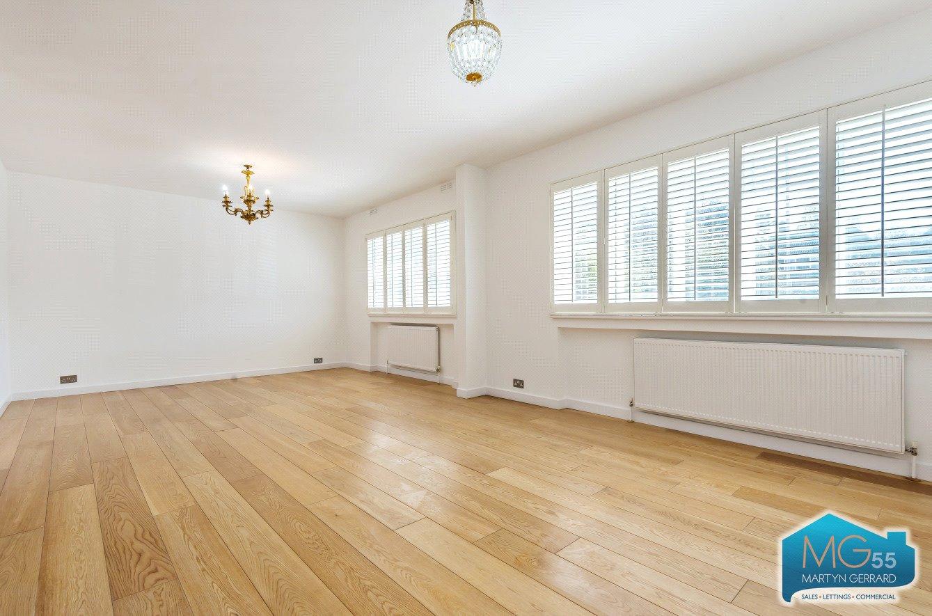 2 bedroom Ground Floor Flat to rent - Martyn Gerrard