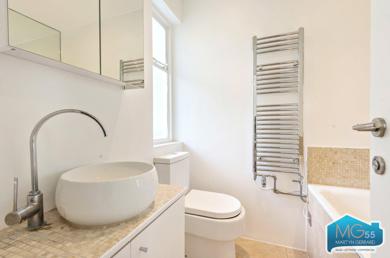 2 bedroom Ground Floor Flat to rent - Martyn Gerrard