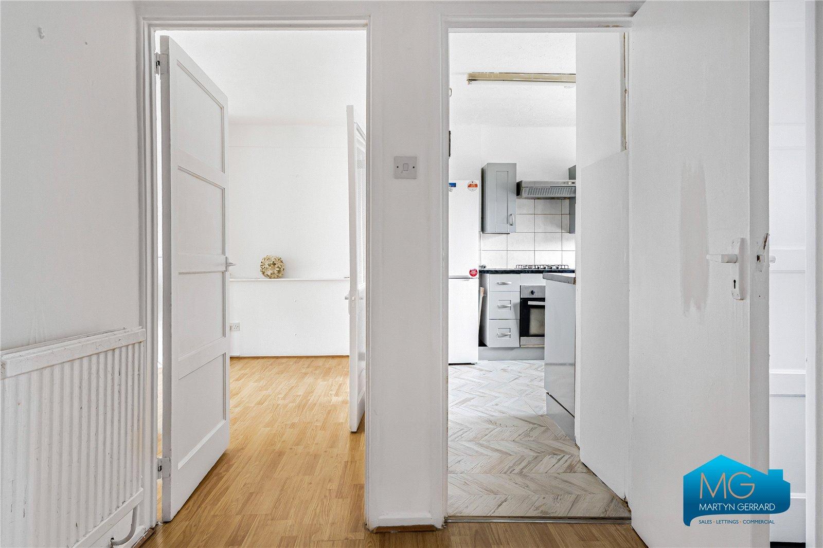 3 bedroom Apartment to rent - Martyn Gerrard