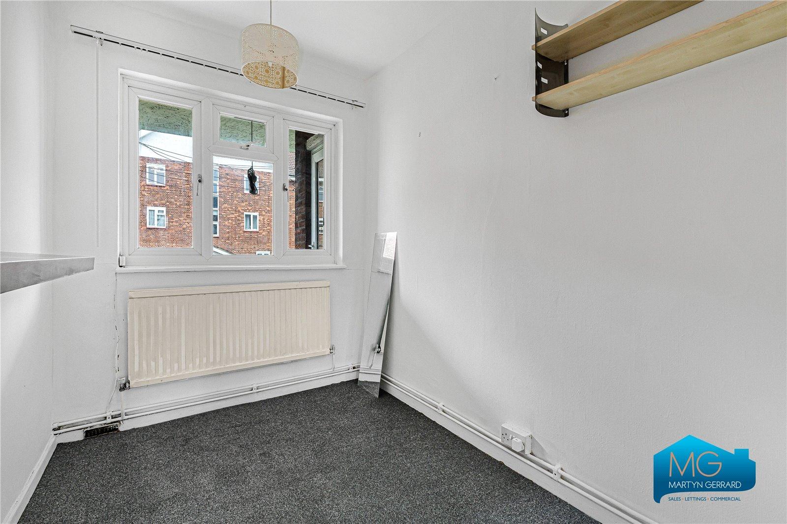 3 bedroom Apartment to rent - Martyn Gerrard