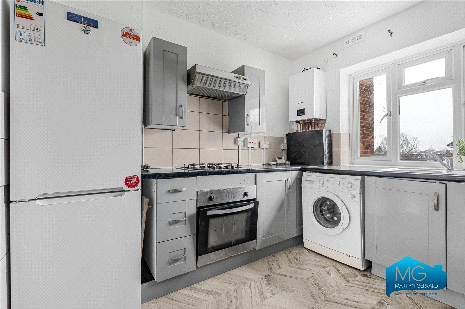 3 bedroom Apartment to rent - Martyn Gerrard