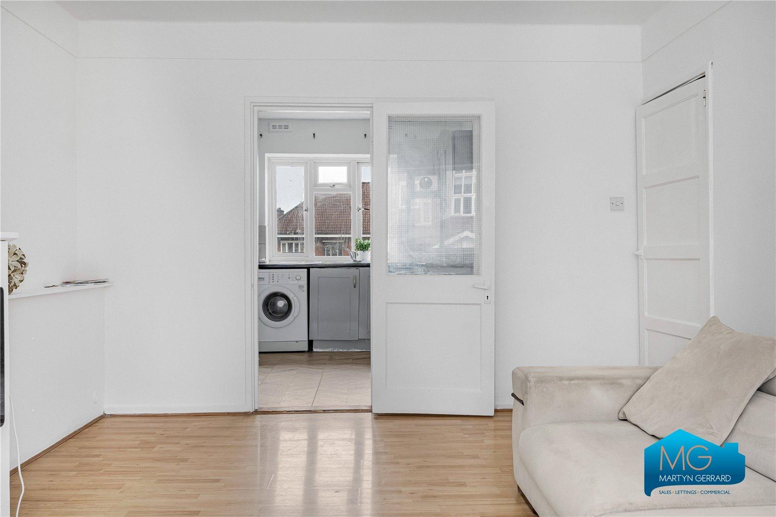 3 bedroom Apartment to rent - Martyn Gerrard