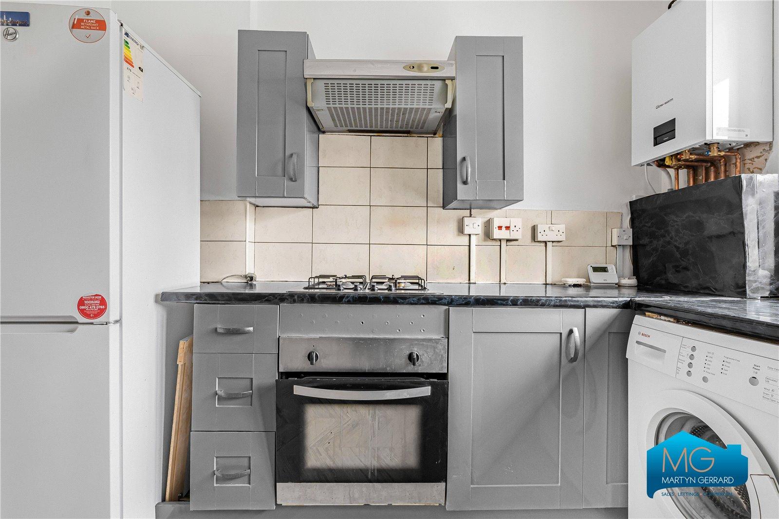 3 bedroom Apartment to rent - Martyn Gerrard