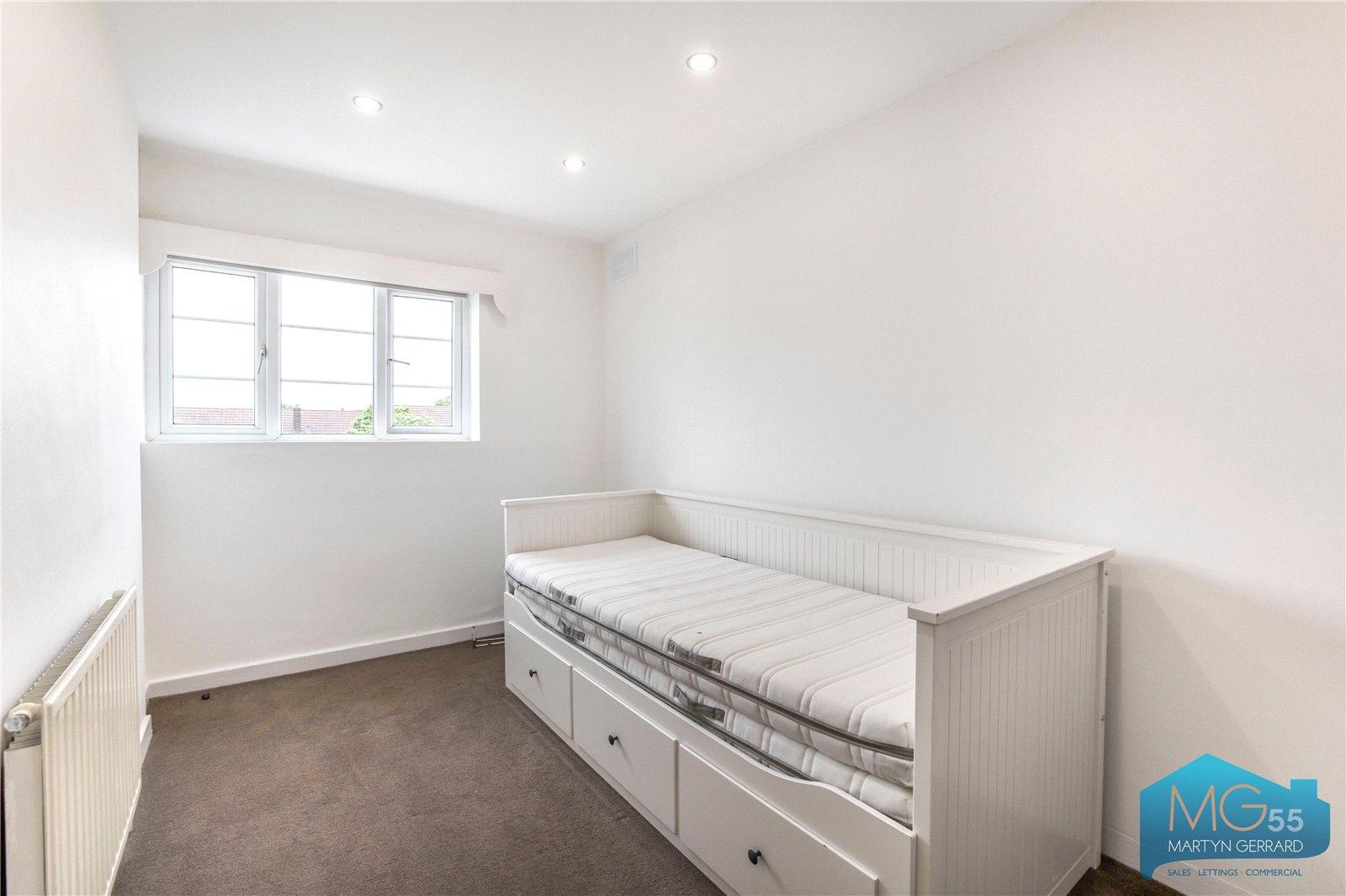 2 bedroom Apartment to rent - Martyn Gerrard