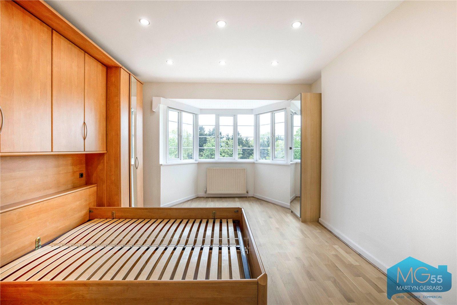 2 bedroom Apartment to rent - Martyn Gerrard