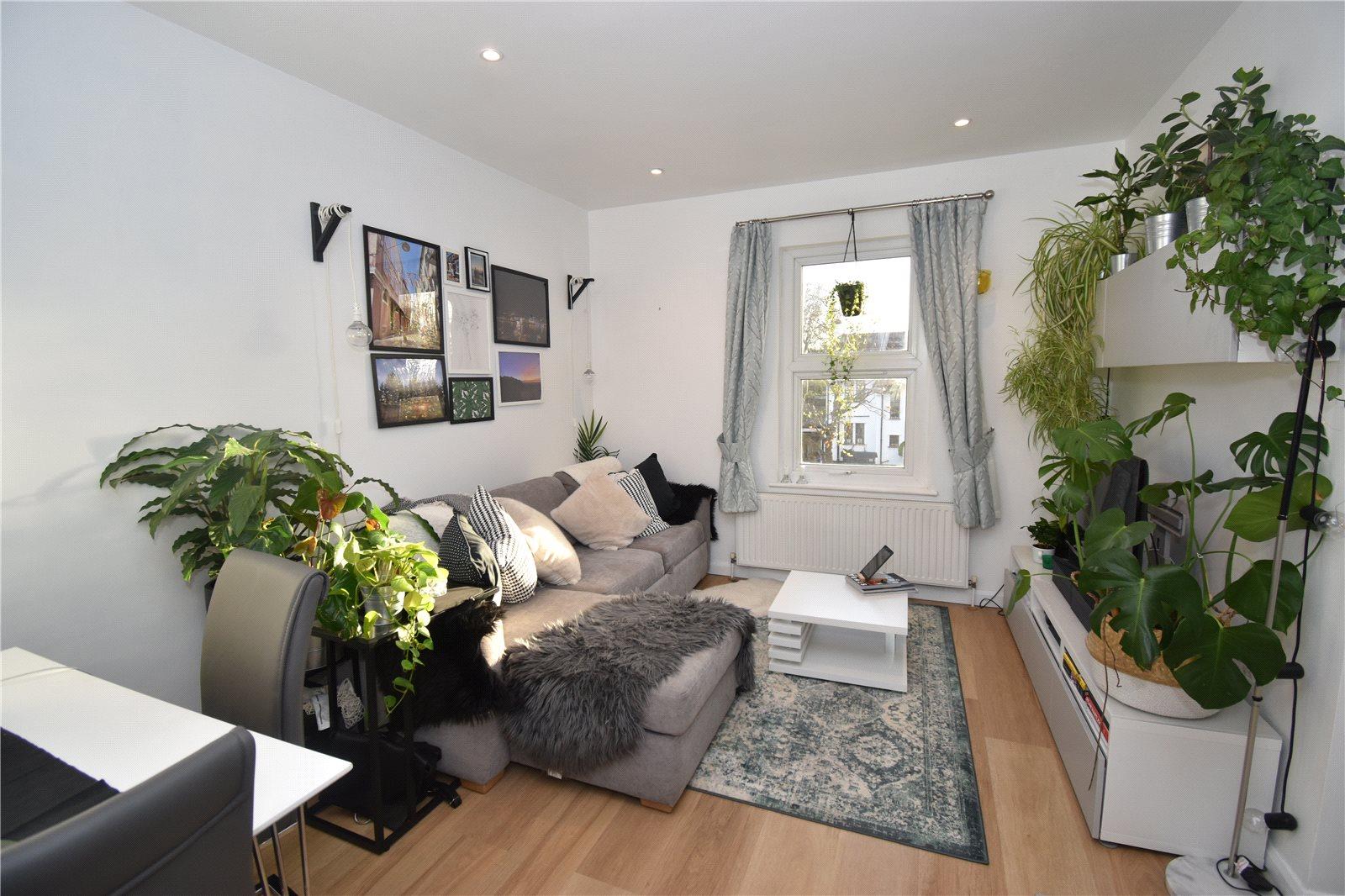 1 bedroom Apartment to rent - Martyn Gerrard