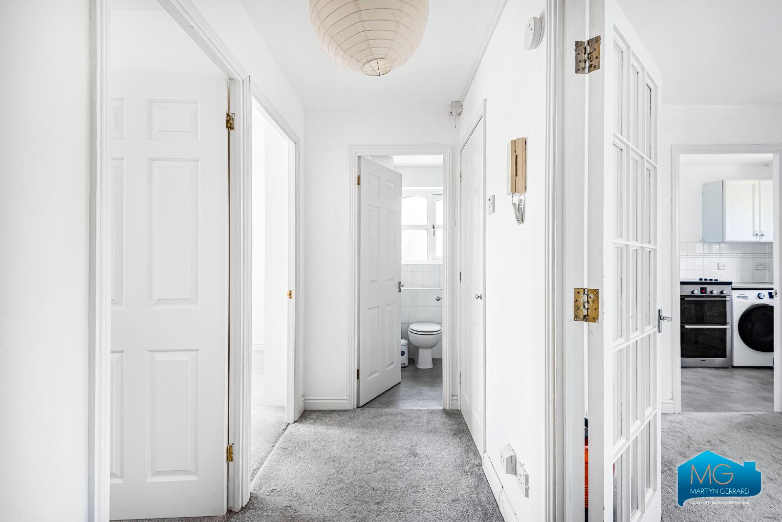 2 bedroom Apartment to rent - Martyn Gerrard