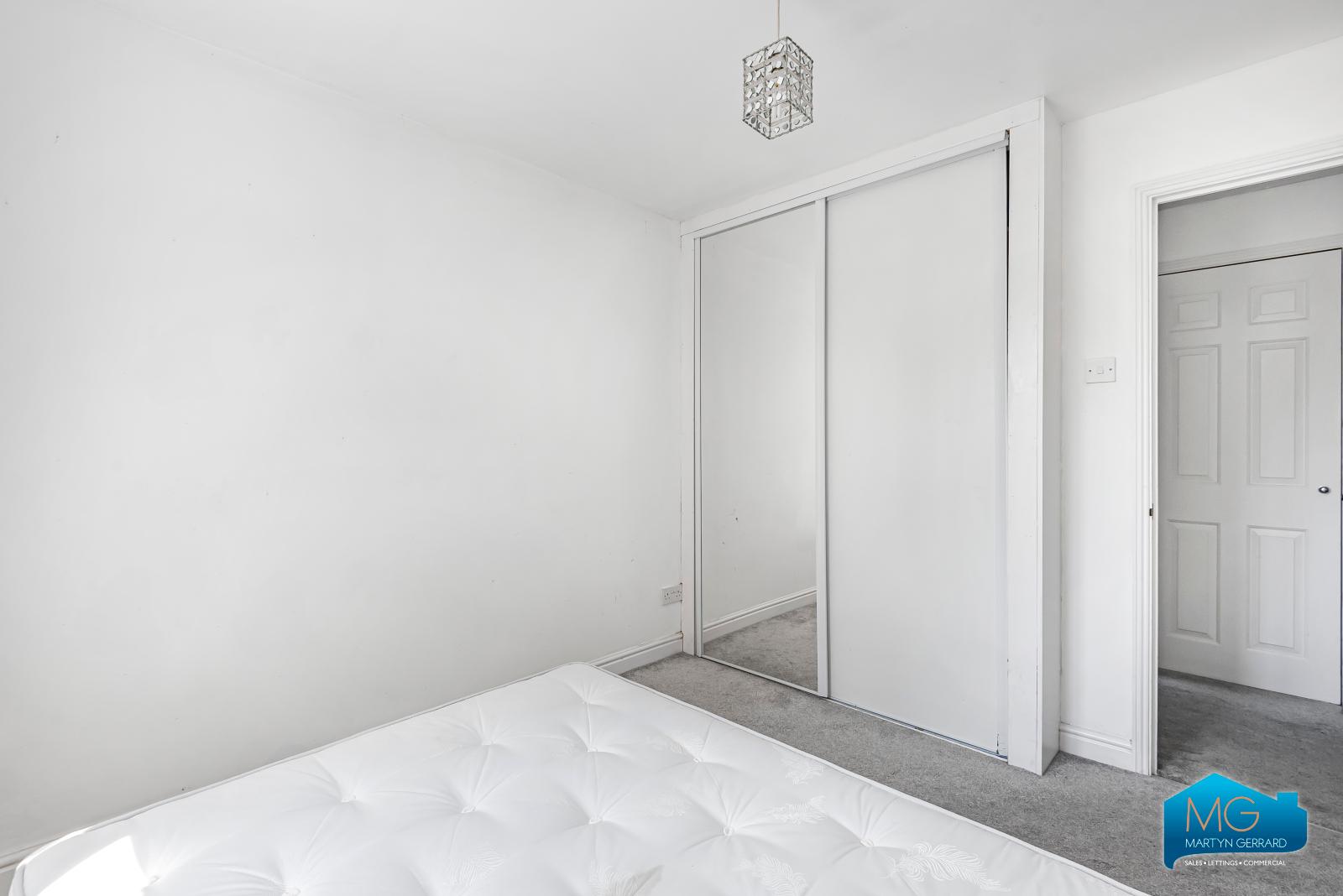 2 bedroom Apartment to rent - Martyn Gerrard
