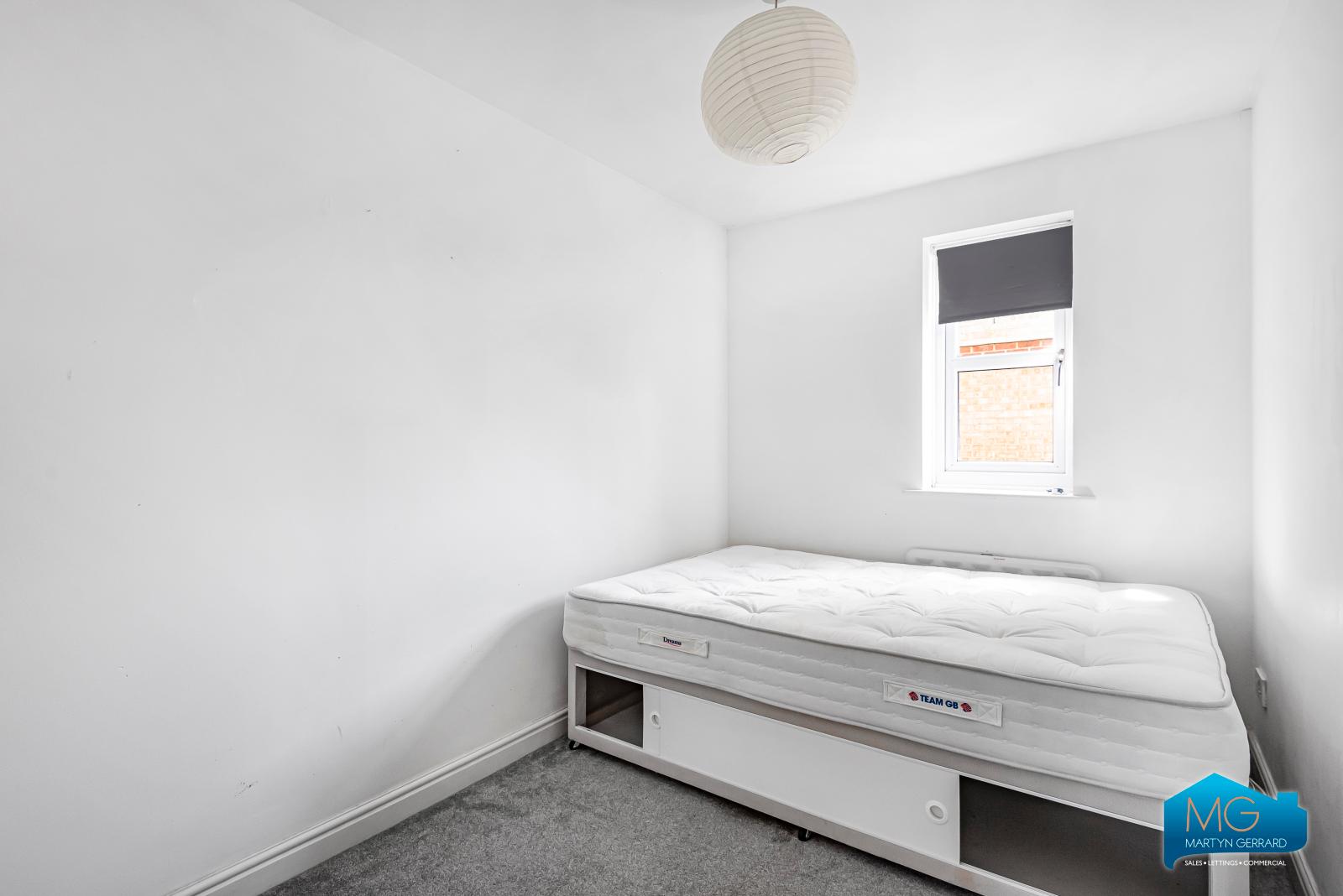 2 bedroom Apartment to rent - Martyn Gerrard