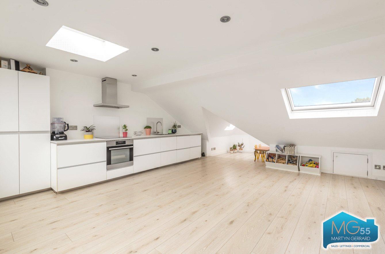 4 bedroom Maisonette to rent - Martyn Gerrard