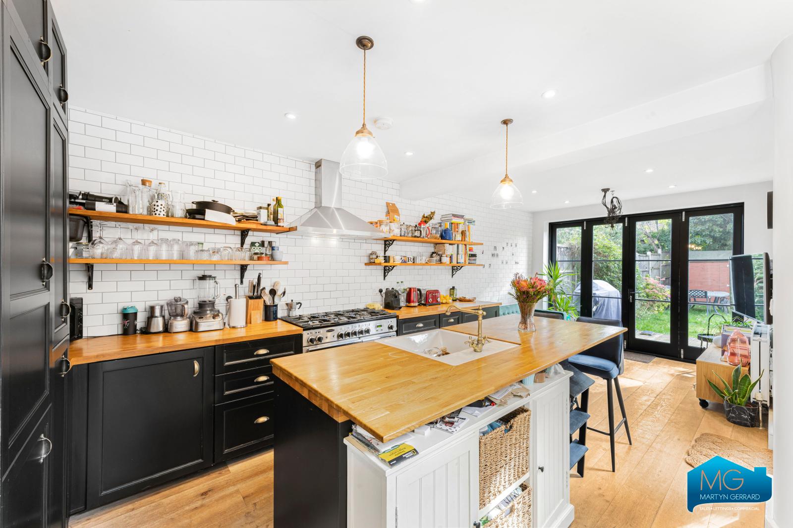 4 bedroom Terraced House to rent - Martyn Gerrard