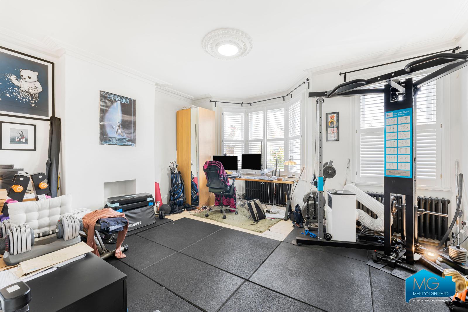 4 bedroom Terraced House to rent - Martyn Gerrard