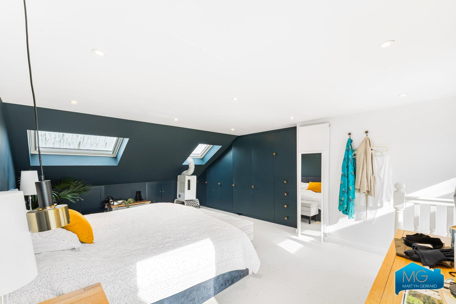 4 bedroom Terraced House to rent - Martyn Gerrard