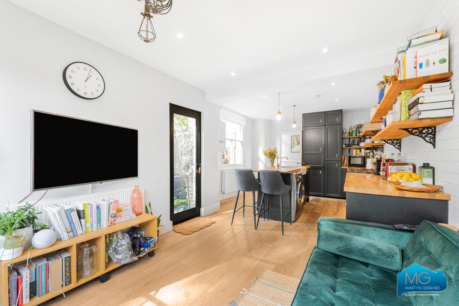 4 bedroom Terraced House to rent - Martyn Gerrard
