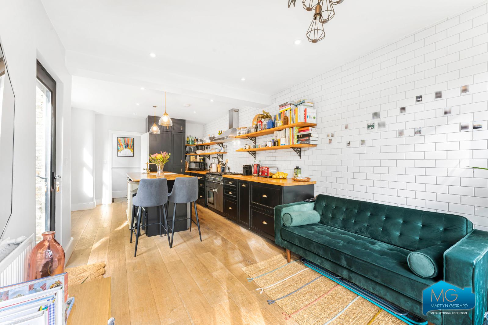 4 bedroom Terraced House to rent - Martyn Gerrard