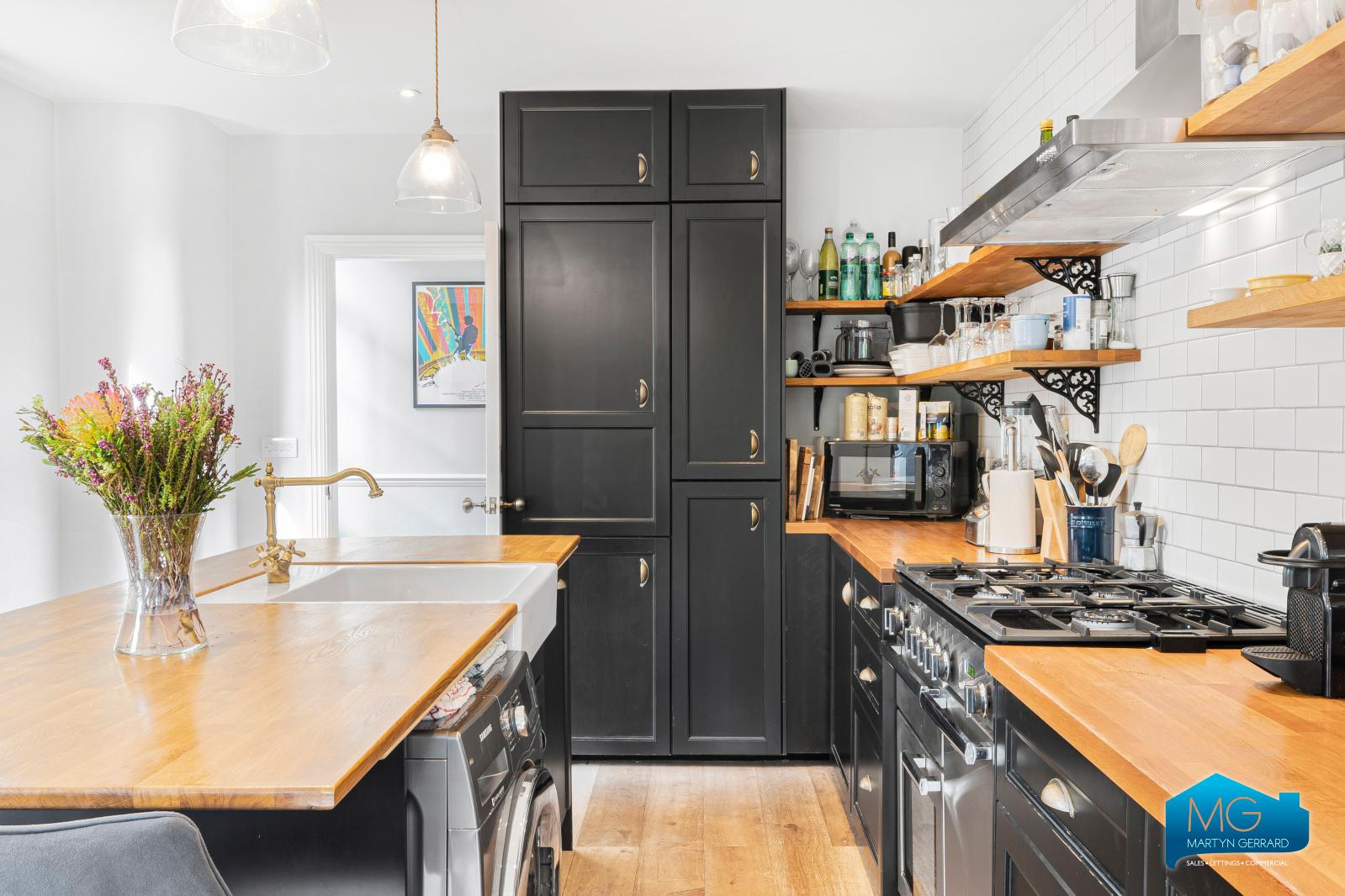 4 bedroom Terraced House to rent - Martyn Gerrard