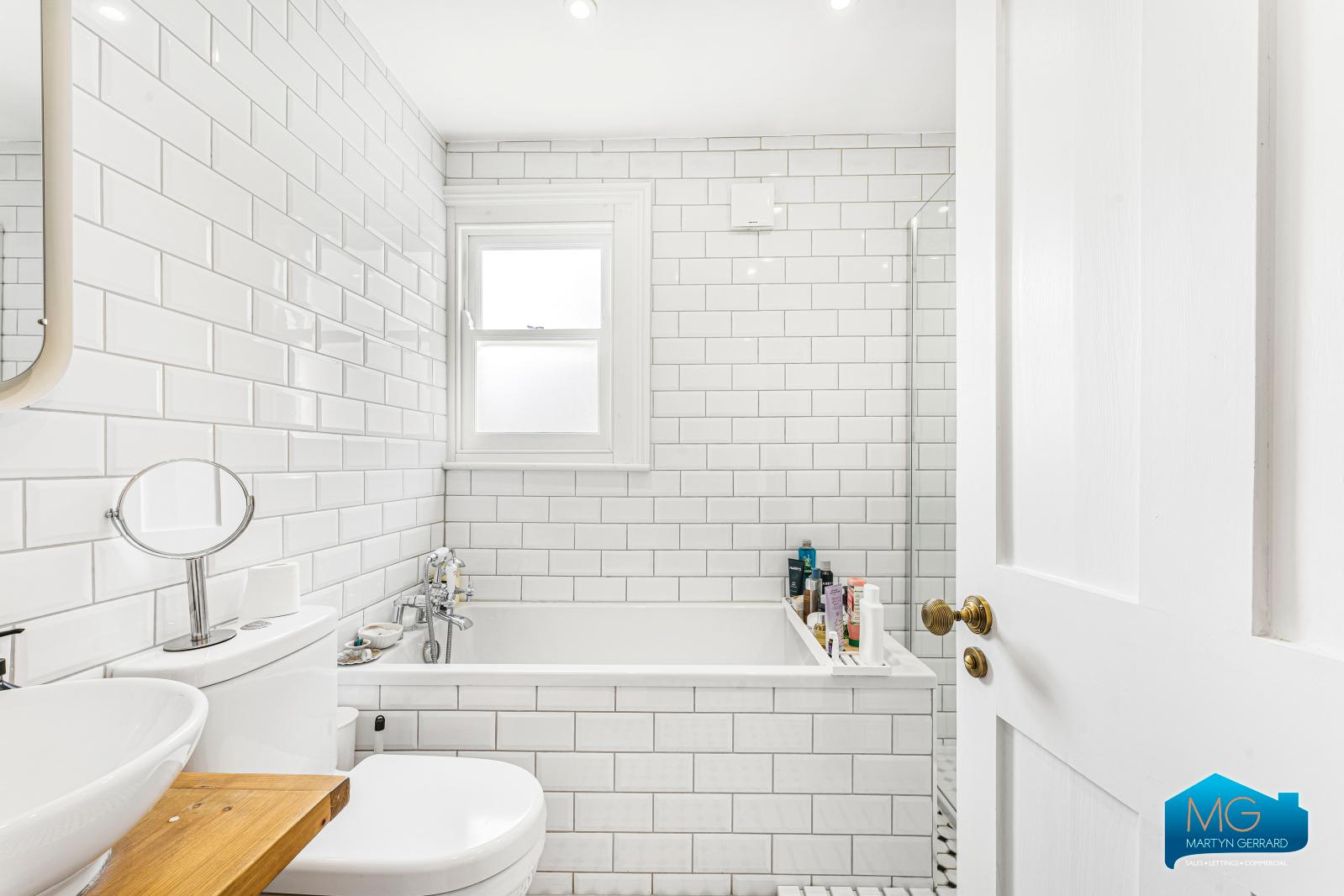 4 bedroom Terraced House to rent - Martyn Gerrard