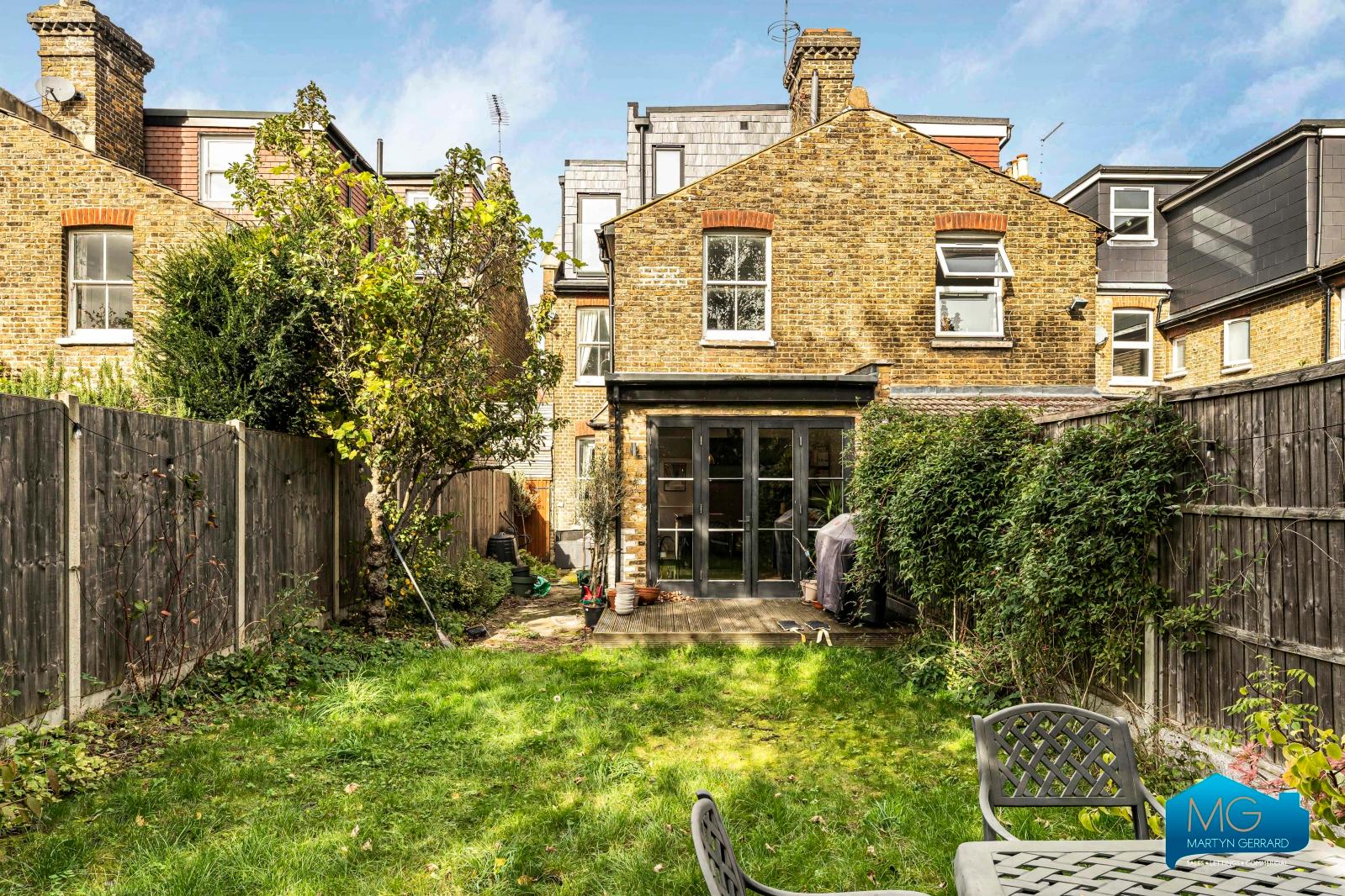 4 bedroom Terraced House to rent - Martyn Gerrard