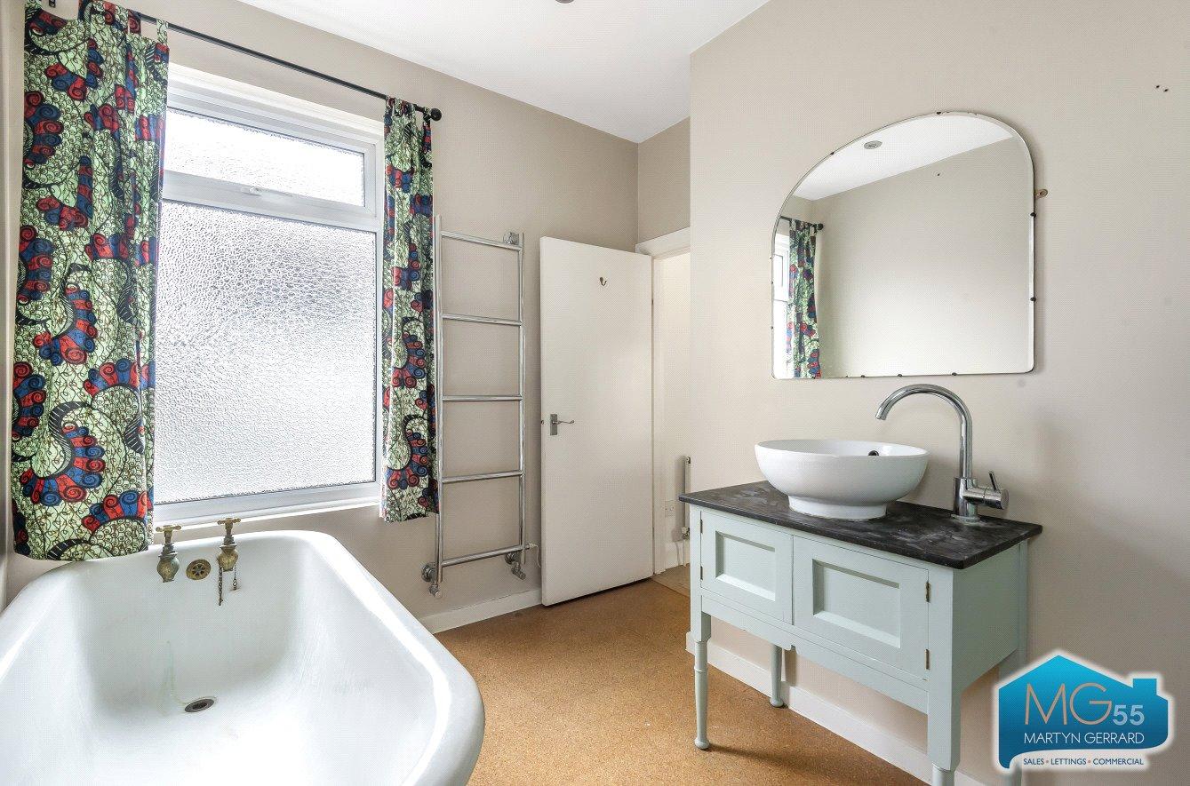 2 bedroom Apartment to rent - Martyn Gerrard