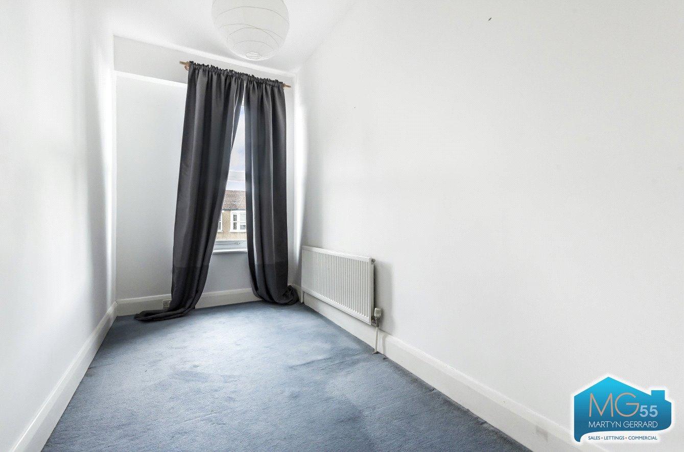 2 bedroom Apartment to rent - Martyn Gerrard