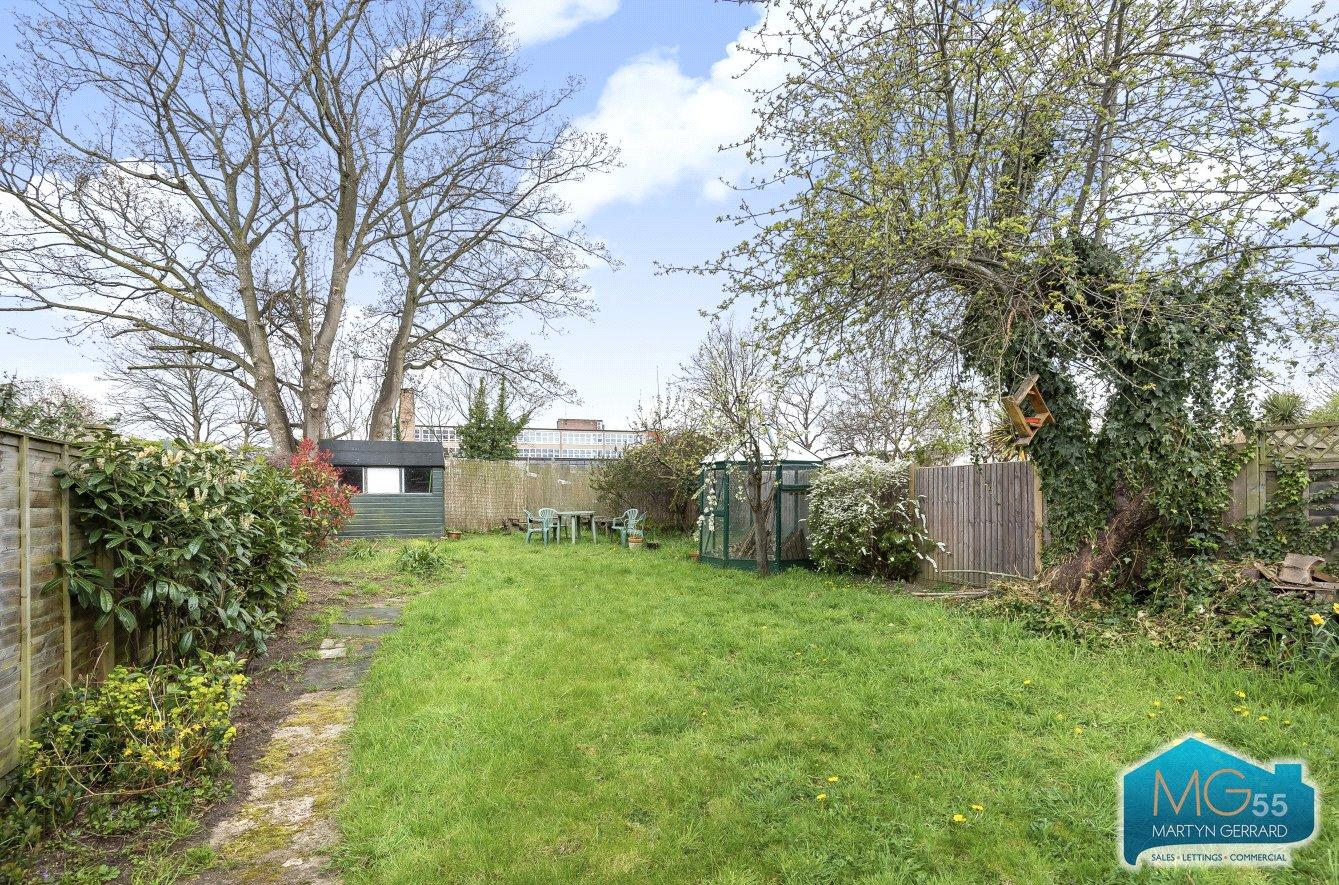 2 bedroom Apartment to rent - Martyn Gerrard