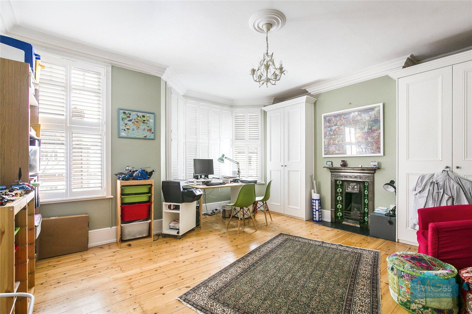 5 bedroom Terraced House to rent - Martyn Gerrard