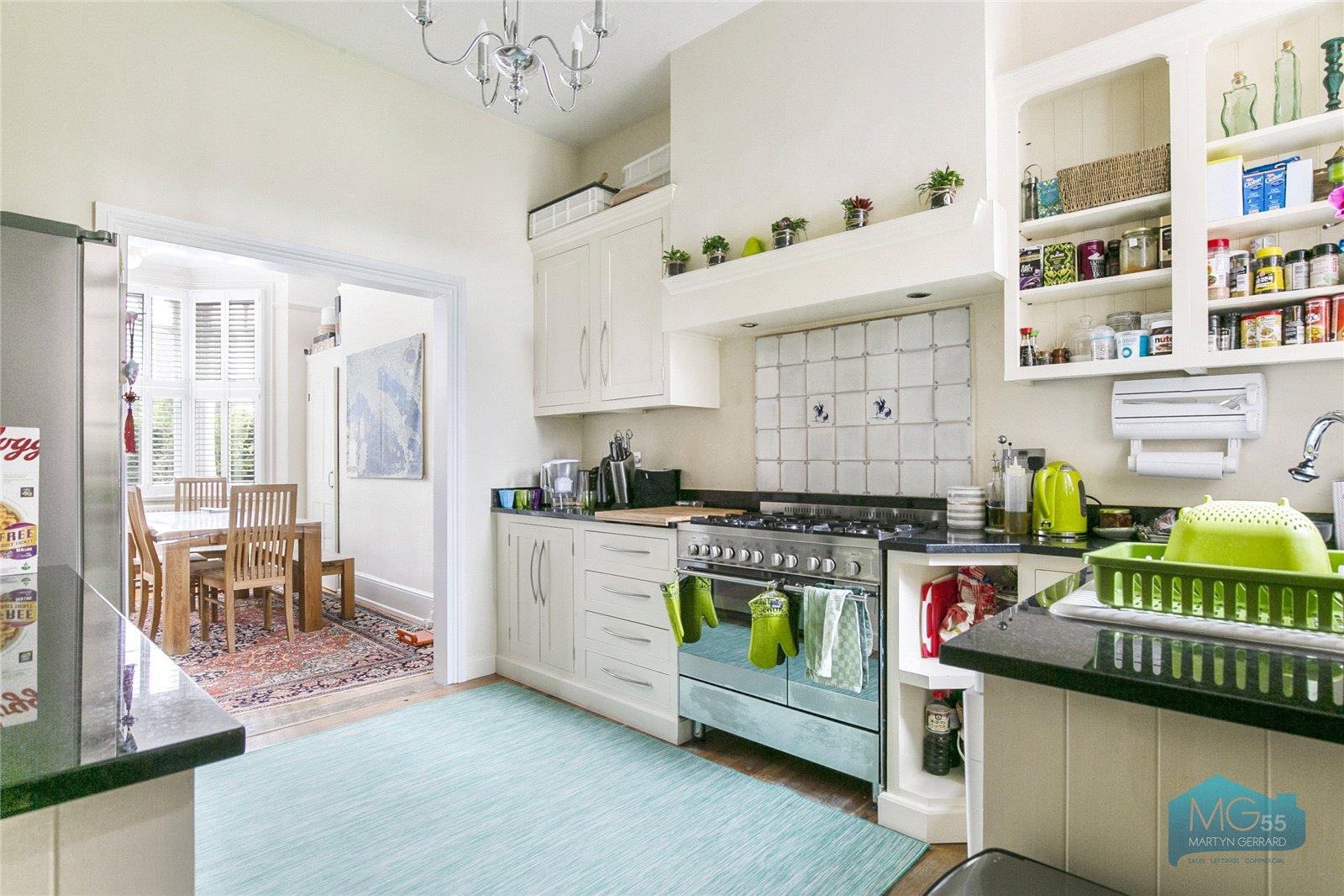 5 bedroom Terraced House to rent - Martyn Gerrard