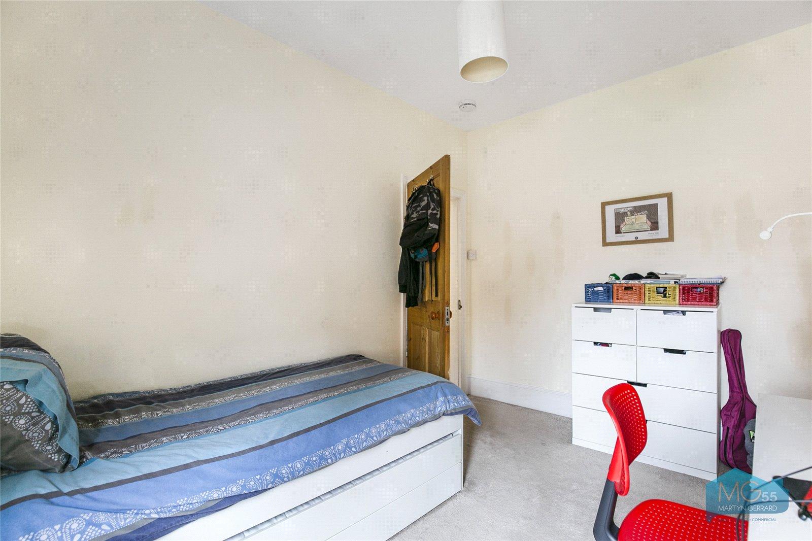 5 bedroom Terraced House to rent - Martyn Gerrard