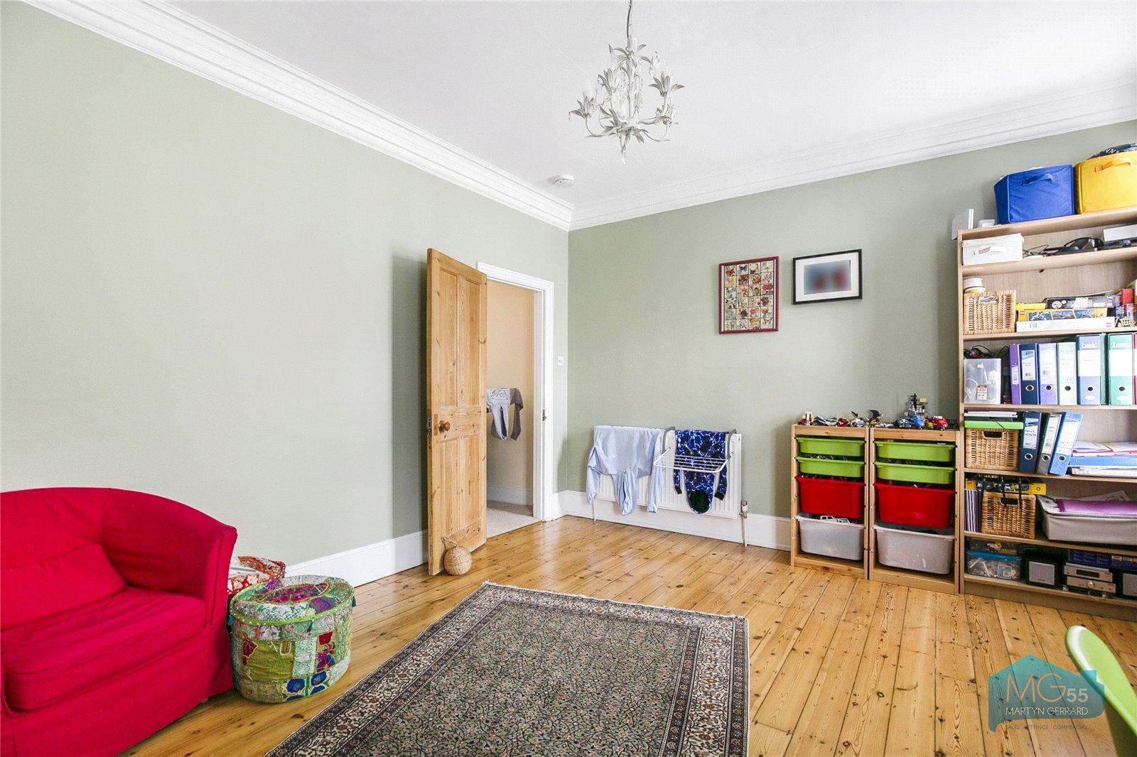 5 bedroom Terraced House to rent - Martyn Gerrard