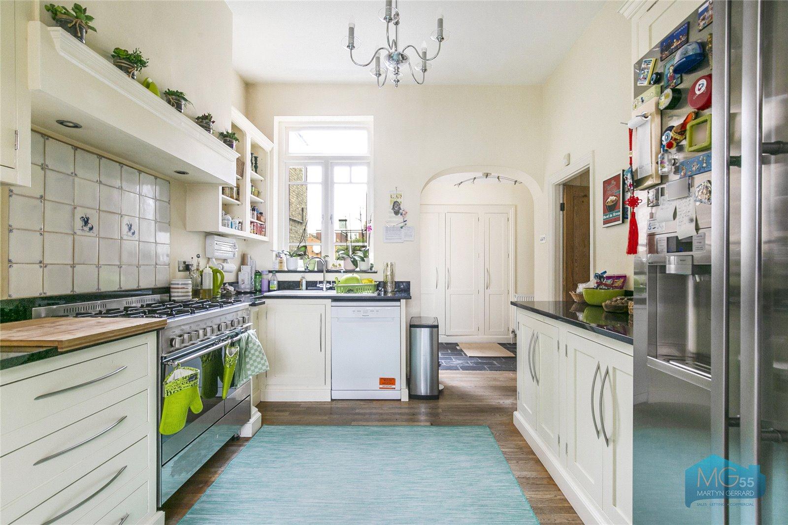 5 bedroom Terraced House to rent - Martyn Gerrard